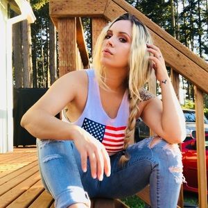 Meet your Posher, Isabella